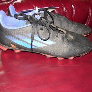 Adidas soccer cleats size 5.5 YOUTH